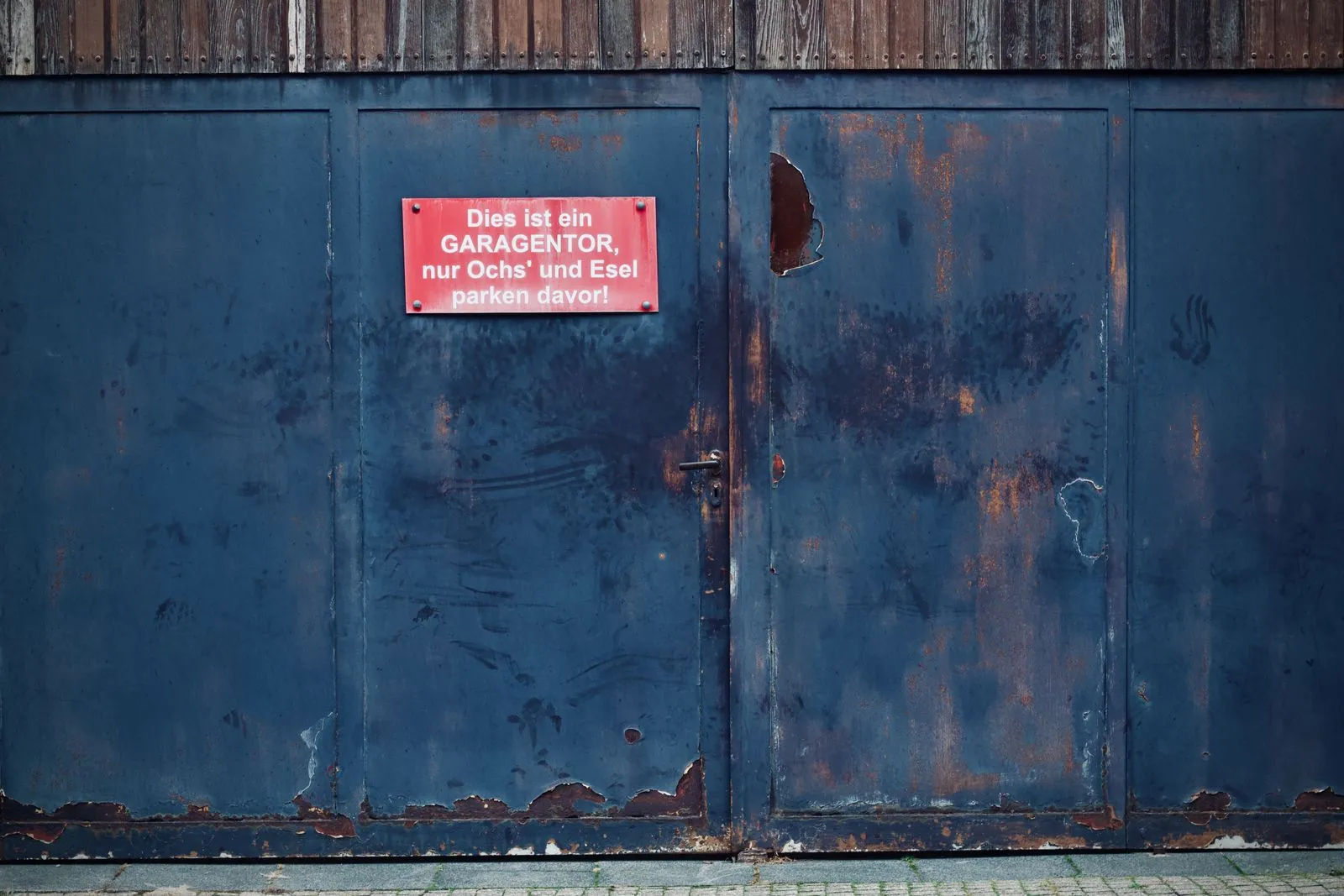 How to Spot Gaps Around a Garage Door